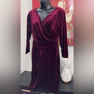 Velvet red dress with front slit